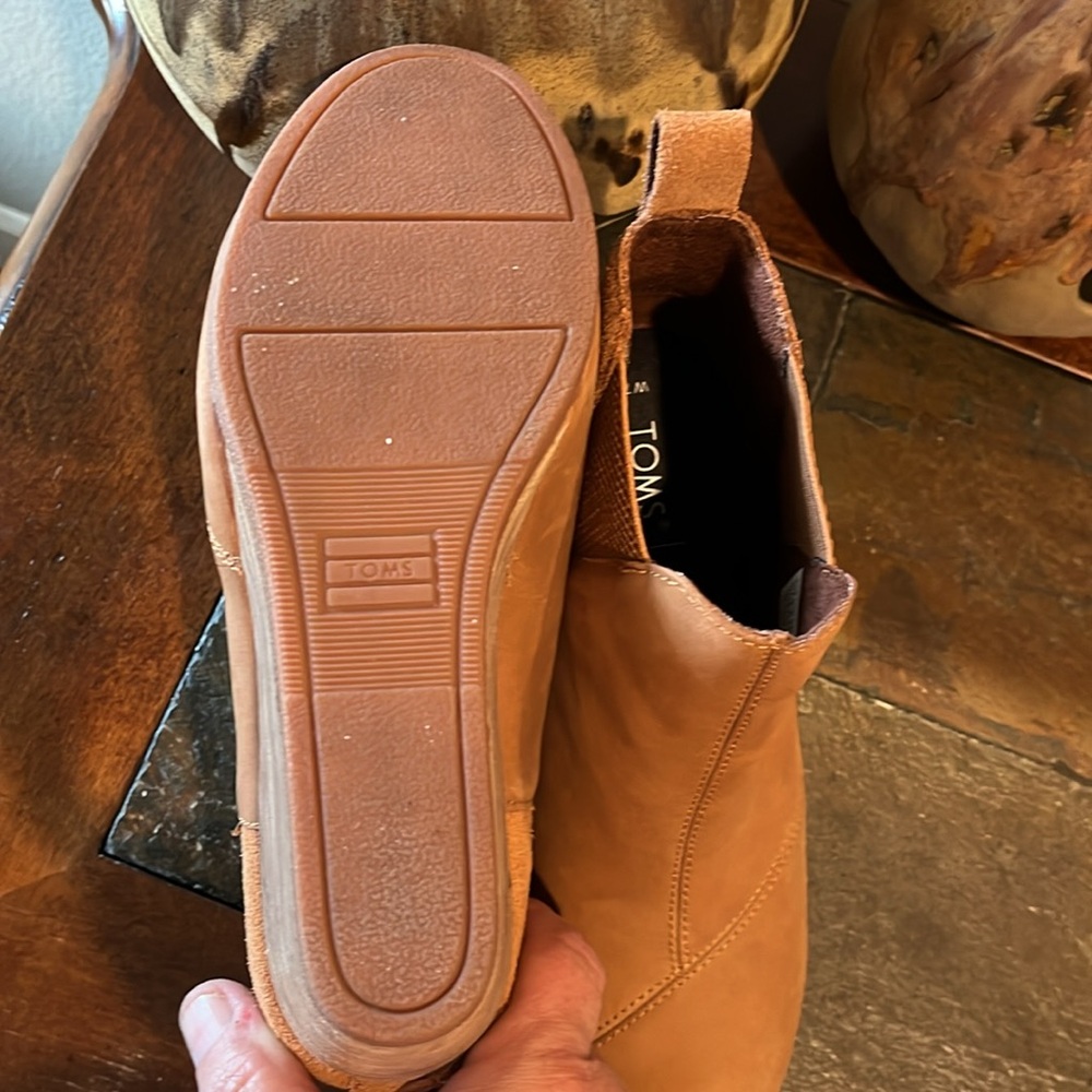 Toms Tan Leather Wedge Ankle Booties - Picture 7 of 7